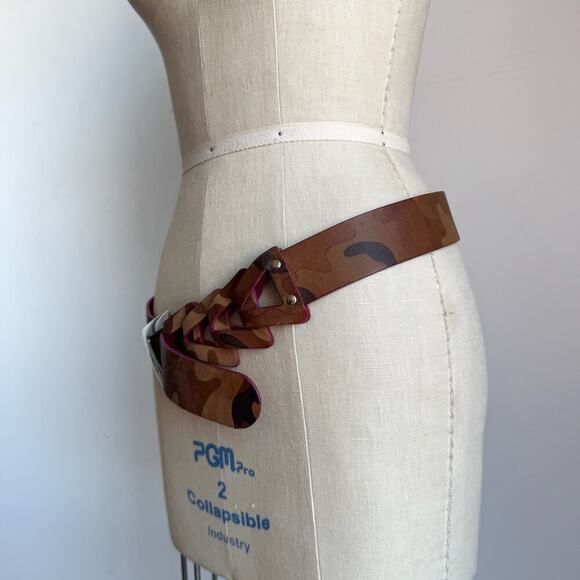 Vintage 2000s MALINI MURJANI Camo Triangle Buckle Leather Belt - Picture 5 of 11